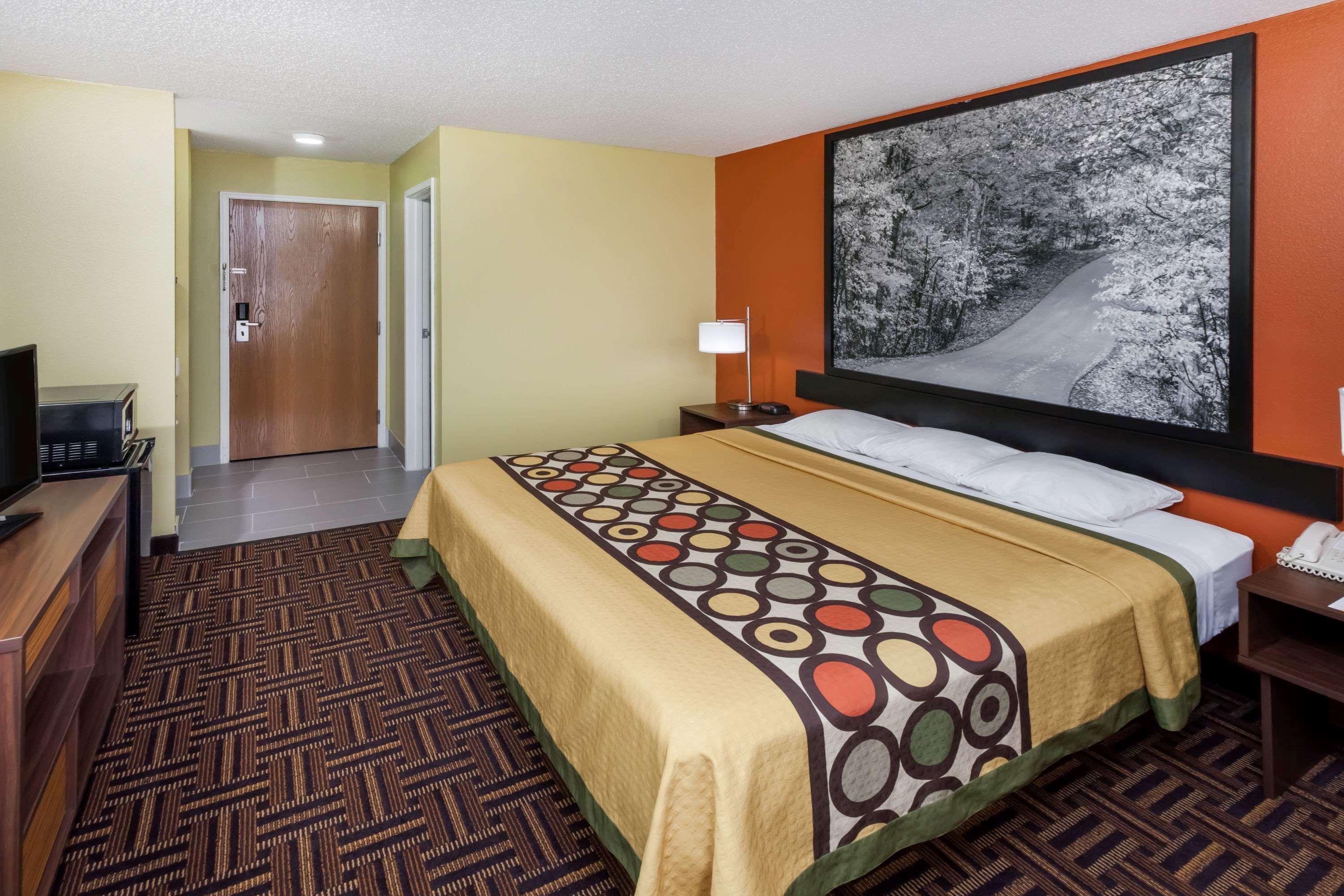 Super 8 By Wyndham Rochester Eksteriør bilde